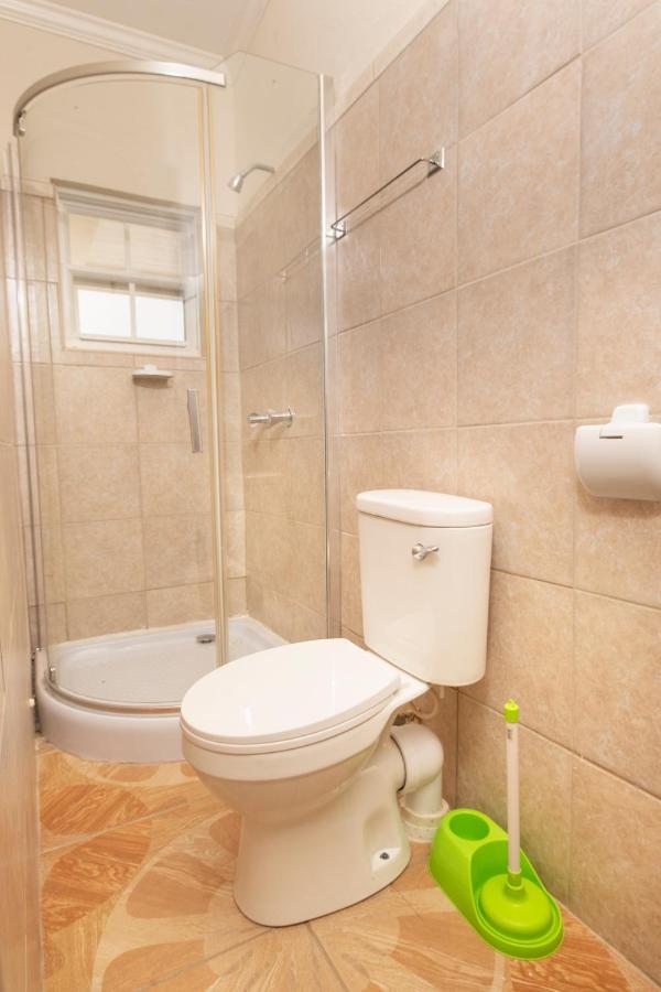 Mariner Suites Christ Church Buitenkant foto